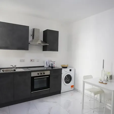 Apartmán Stunning 2 Bedroom 2 Bathroom Apt St Julians Ta' Cikkun