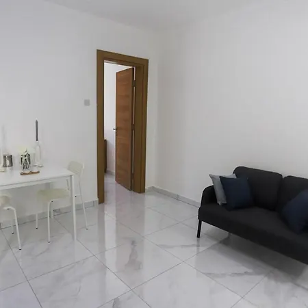 Stunning 2 Bedroom 2 Bathroom Apt St Julians